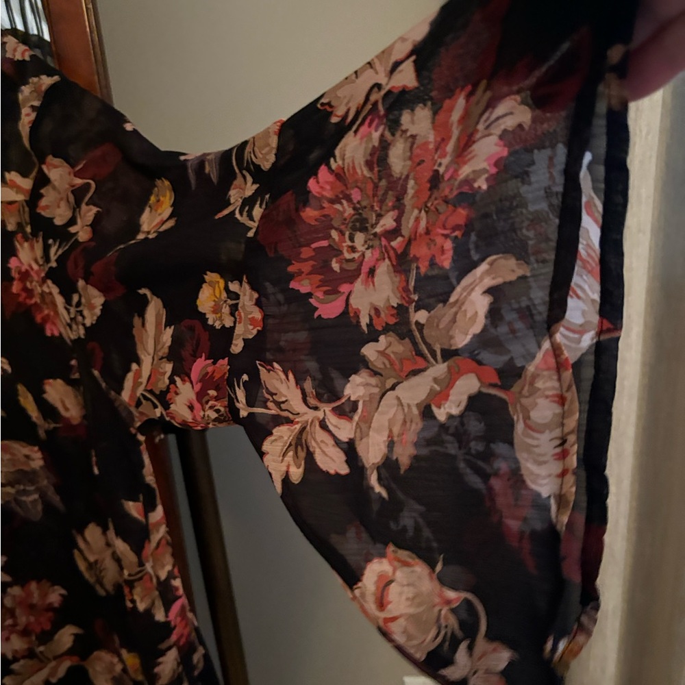 Chiffon top with bell sleeves and keyhole back